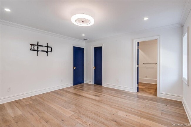 Building Photo - 95 E Main St