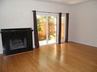 Building Photo - 917 Hough Ave