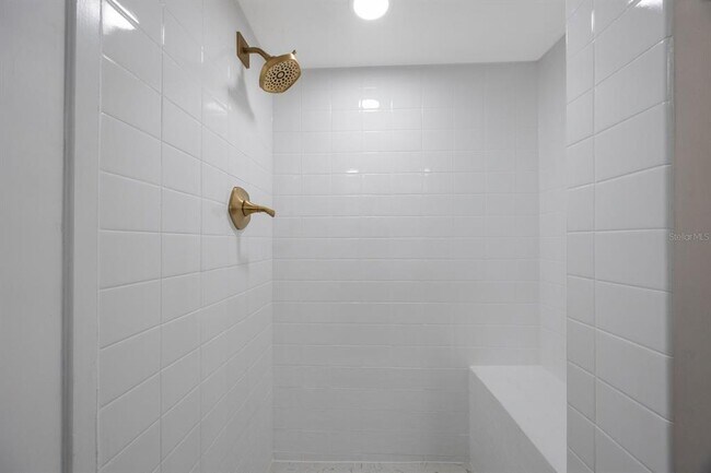 Building Photo - 7400 Sun Island Dr S