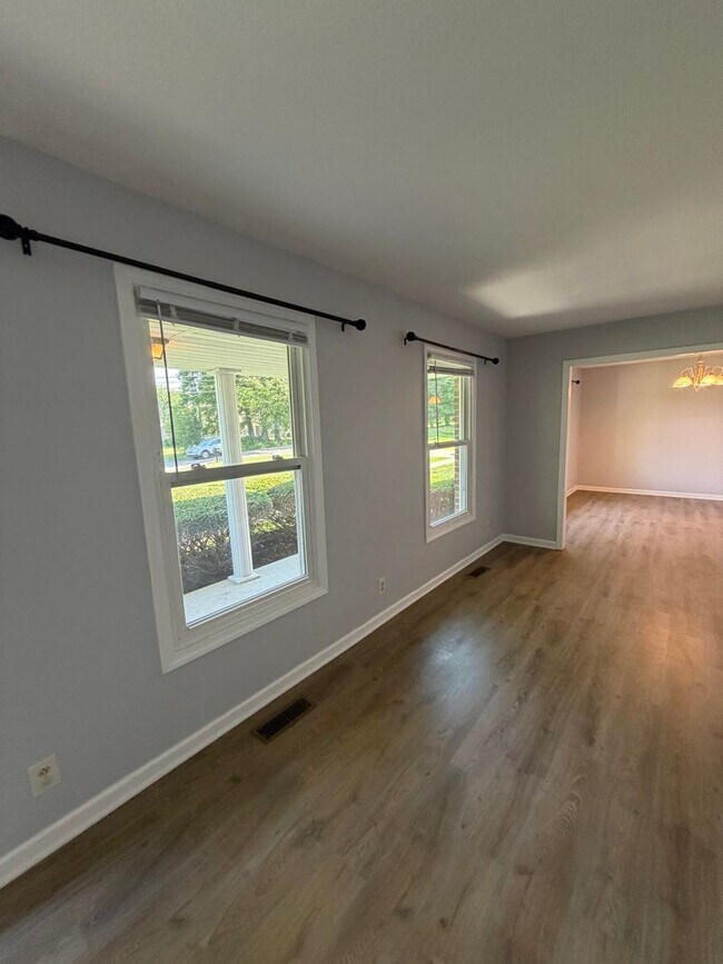 Building Photo - Situated in the heart of Sango, massive lot, and includes a fully finished & recently remodeled b...