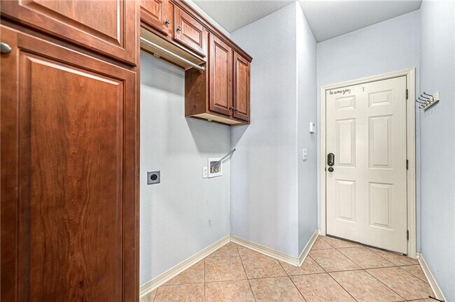 Building Photo - BEAUTIFUL HOME IN GREAT LOCATION!