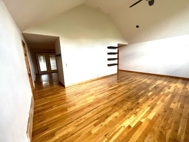 Building Photo - 211 Hoback Dr