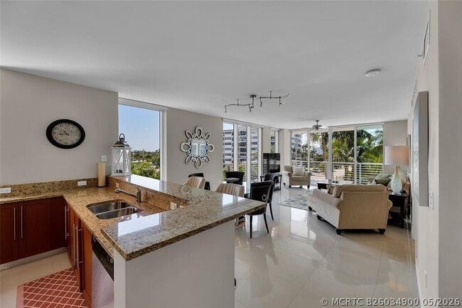 Building Photo - 2821 N Ocean Blvd