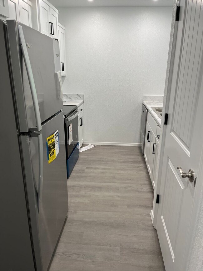 Building Photo - COX-POPLAR ST