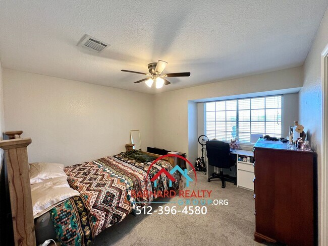 Building Photo - Available Mid July: Well maintained Duplex with Garage and Yard- Close to TX State Bus Stop!