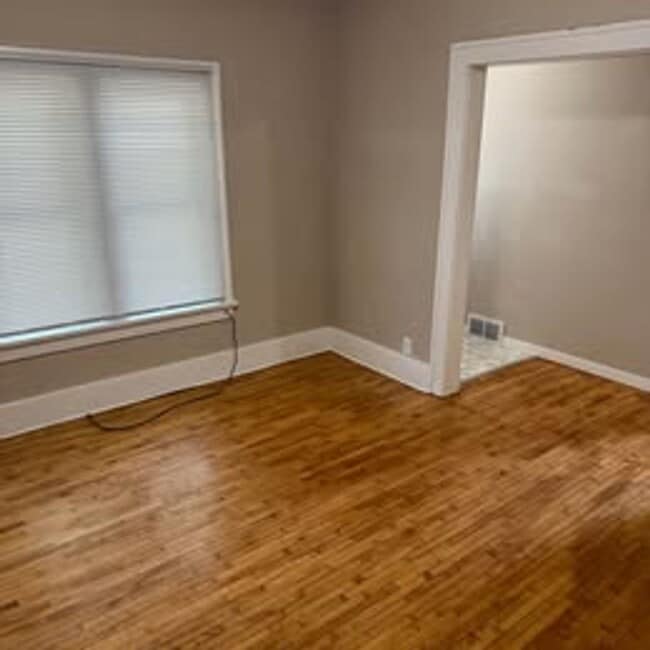 Building Photo - 2 Bedroom House for Rent