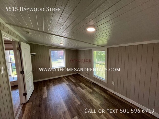 Building Photo - 4515 Haywood St