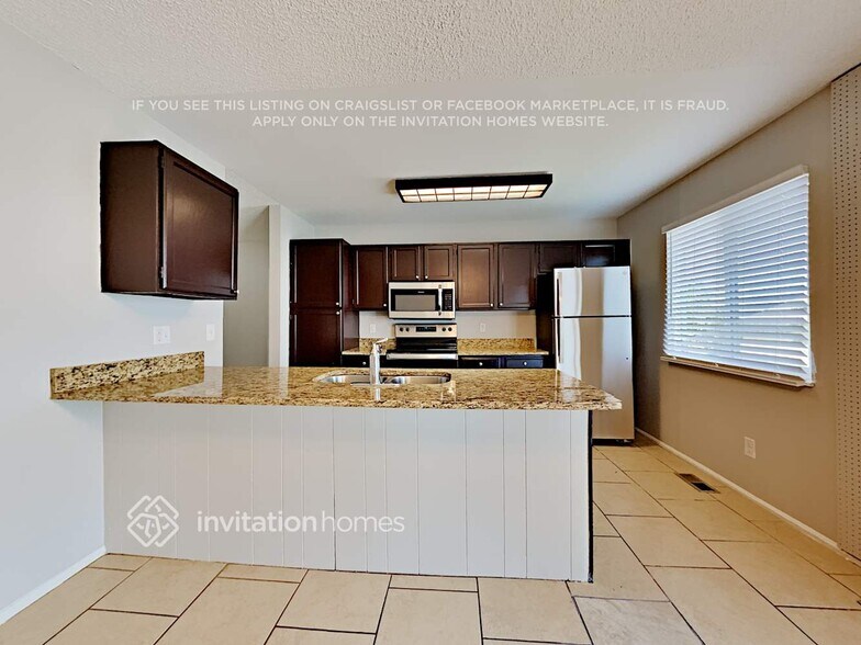 Building Photo - 9434 Brentwood St