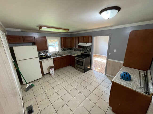 Building Photo - 5212 Bahia Dr