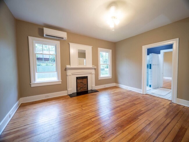 Building Photo - 414 Laurens St NW