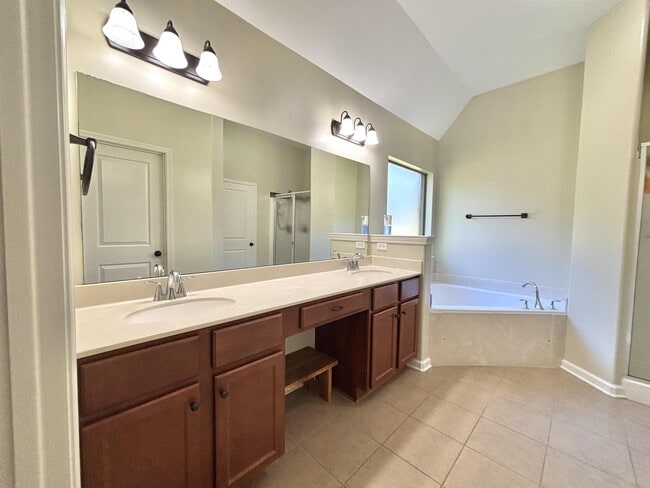 Building Photo - 6399 William Hill Dr