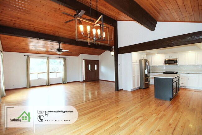 Building Photo - 3345 Golden Heights Dr