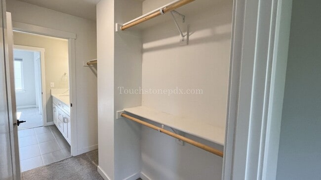 Building Photo - Modern 3-Bedroom Home!