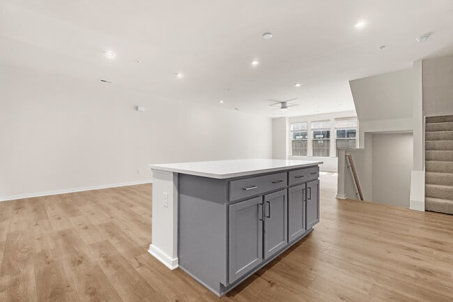 Building Photo - 2406 Ownby Ln