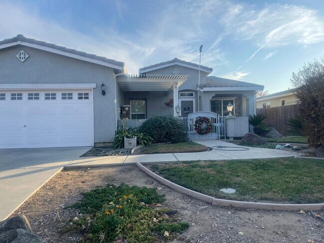 Building Photo - 1764 E Golden Way