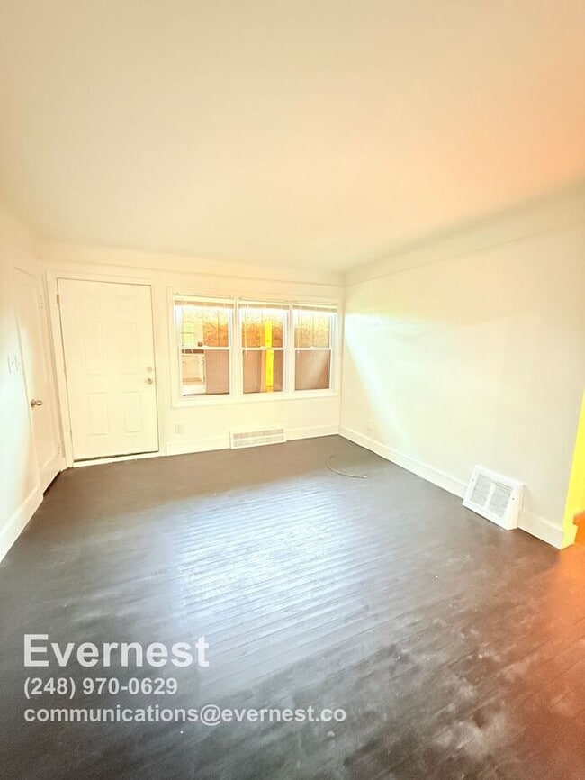 Building Photo - Charming 2-Bedroom Home in a Convenient Lo...