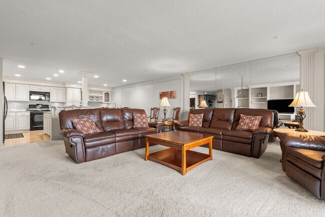 Building Photo - 1001 Marina Dr