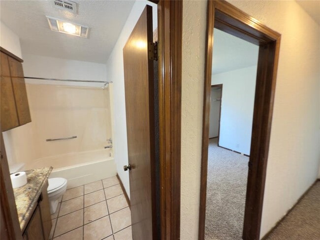 Building Photo - 1109 Dustin Dr