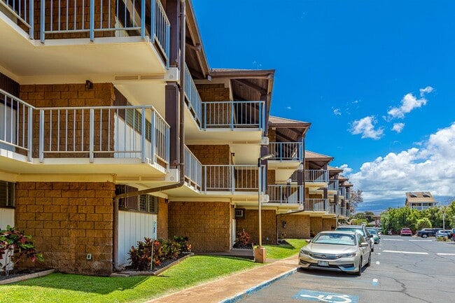 Building Photo - Oceanfront 1 Bed/1 Bath Fully Furnished Condo at Waipuilani!