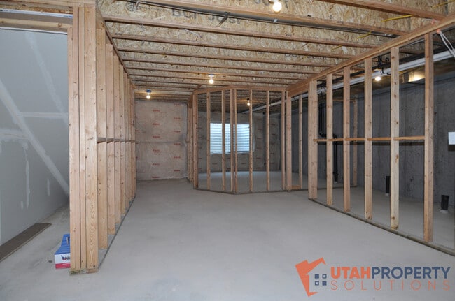 Building Photo - 13012 S Oberon Ln