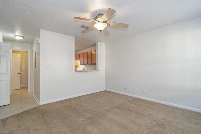 Building Photo - 299-E2 Raleigh Dr