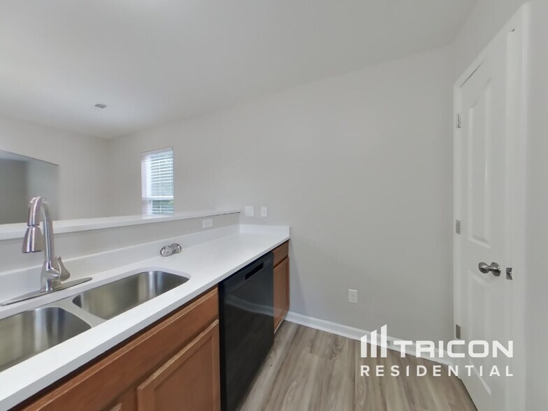 Building Photo - 4912 Magnasco Ln