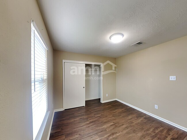 Building Photo - 19130 Yellow Thrush Dr
