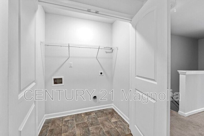 Building Photo - 4343 Newland St