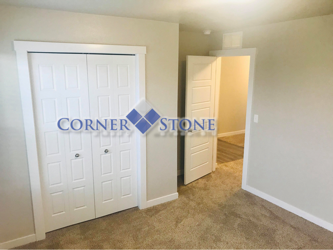Building Photo - Great Meridian Home with Bonus Room!