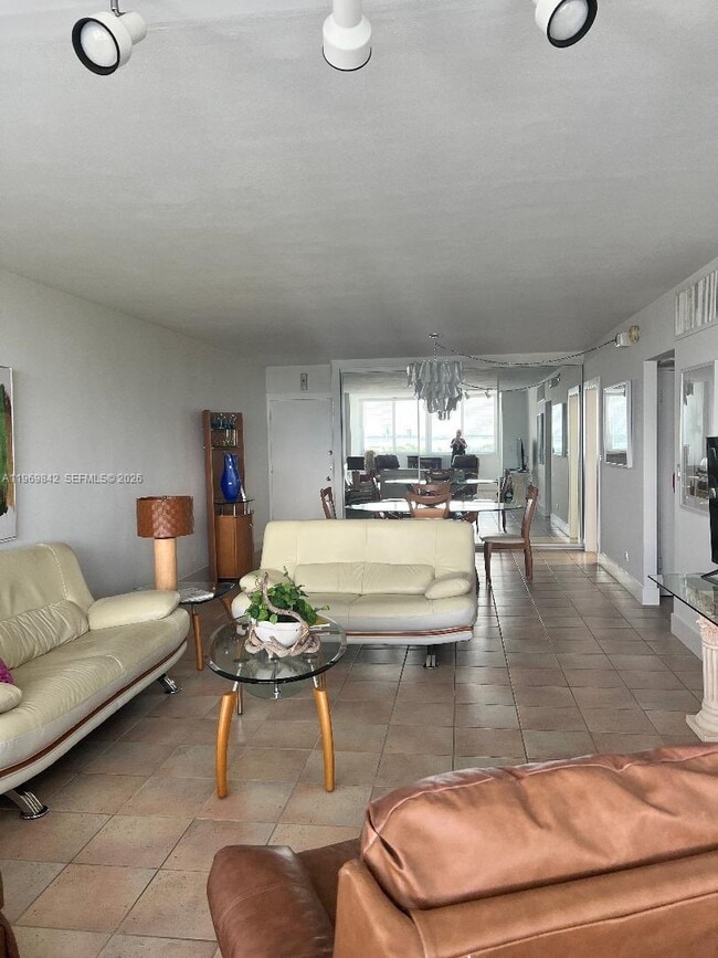 Building Photo - 5005 Collins Ave