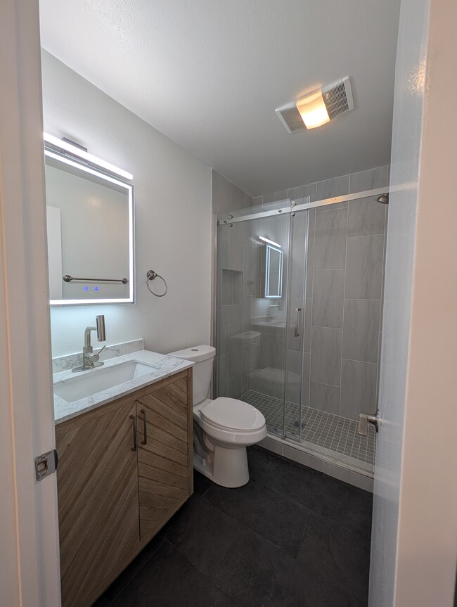 Second bathroom - 5530 Thornburn St