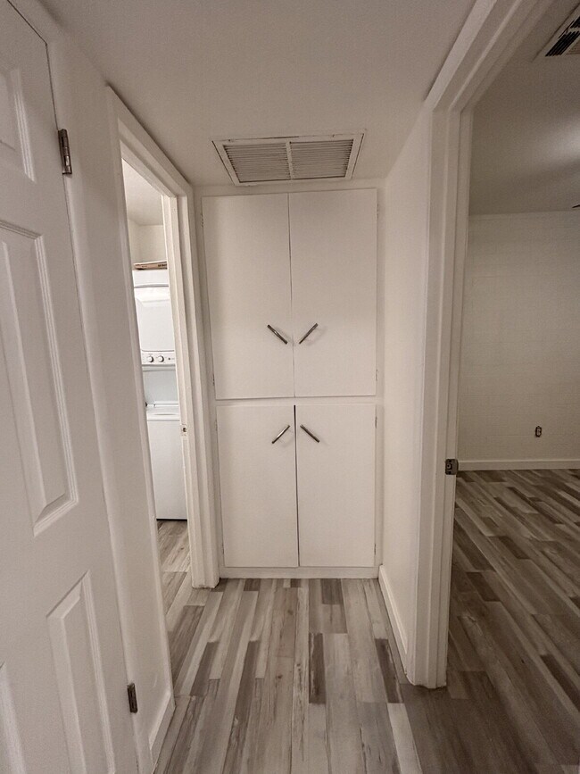 Building Photo - Available Now! One Bedroom Near Old Town S...