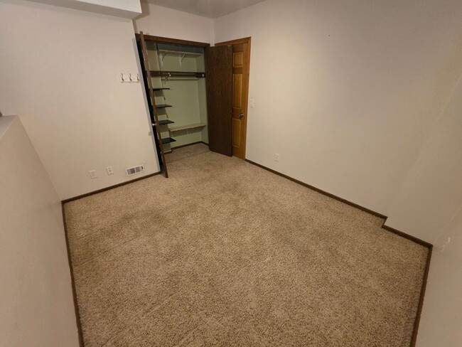 Building Photo - 3114 Kilbourne Ave
