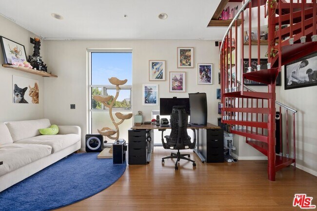 Building Photo - 140 S Gramercy Pl