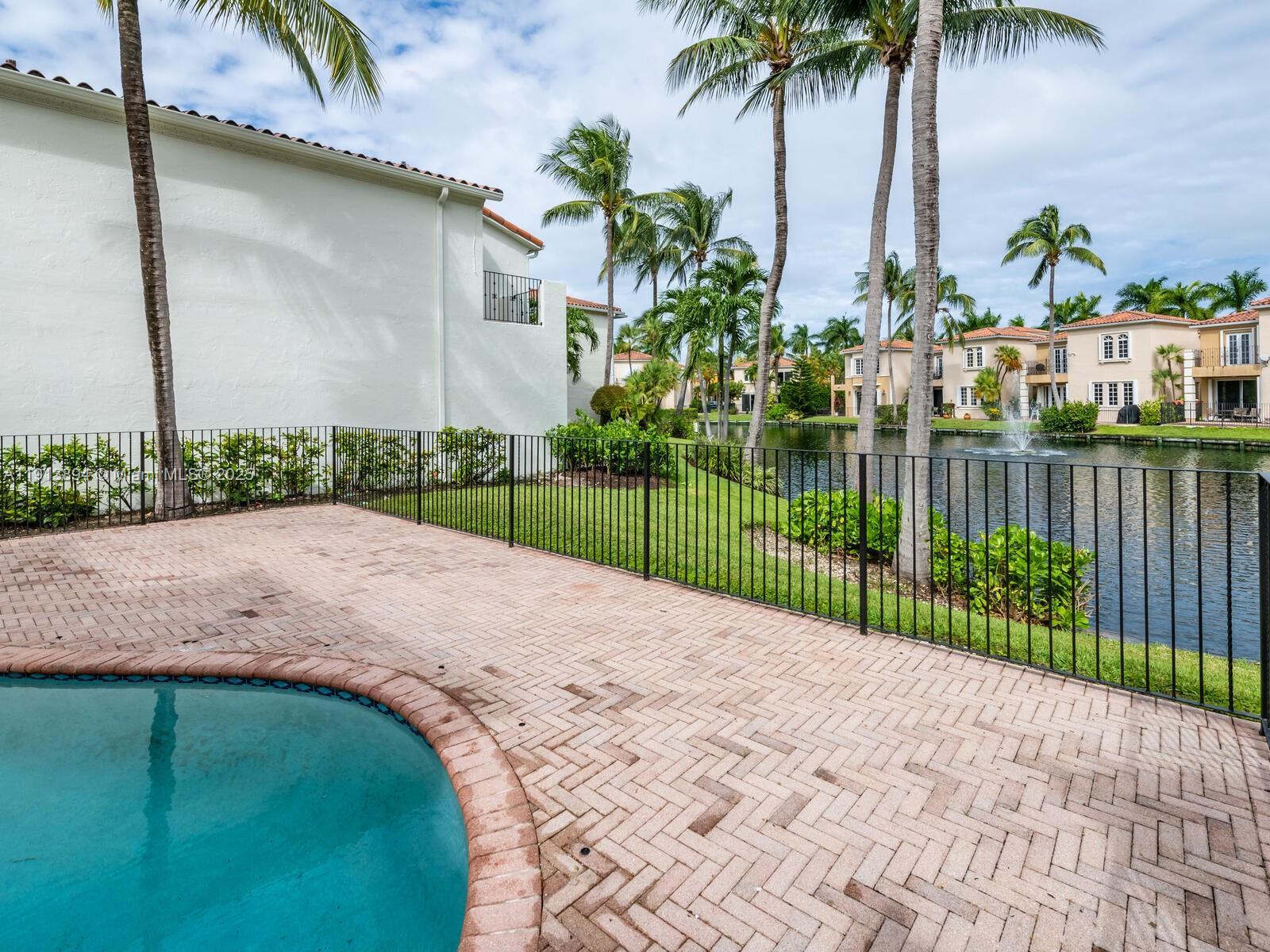 Building Photo - 20729 NE 32nd Ave