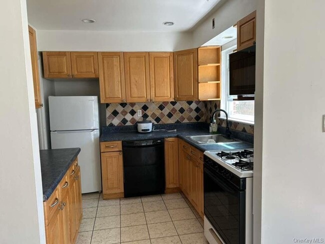 Building Photo - 63 I U Willets Rd
