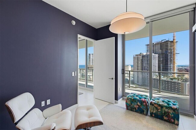 Building Photo - 400 Central Ave