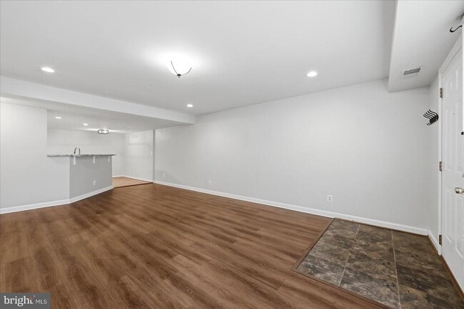 Building Photo - 1193 N Van Dorn St