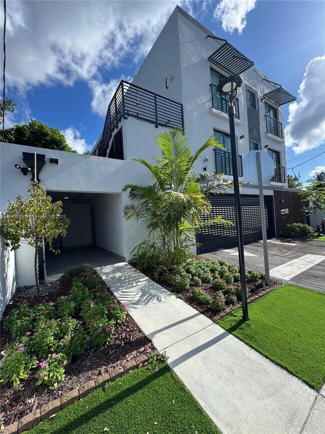 Building Photo - 2782 NW 46th St