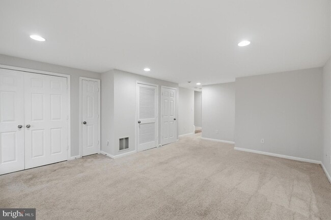Building Photo - 45570 Trestle Terrace