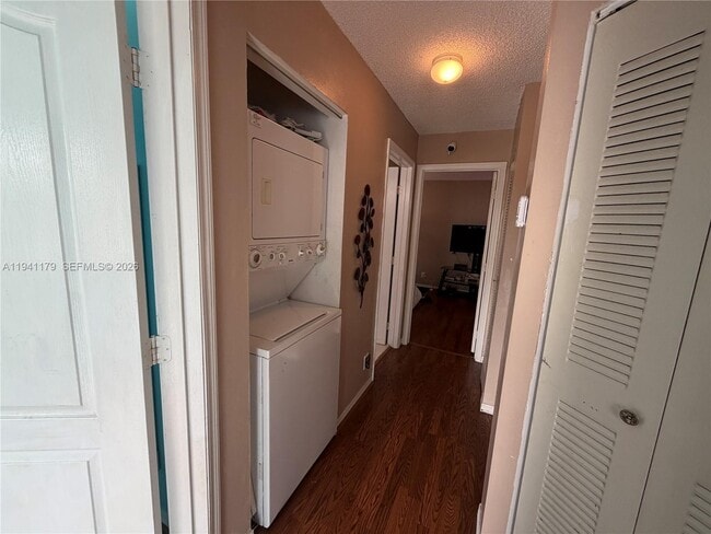 Building Photo - 810 NE 212th Terrace