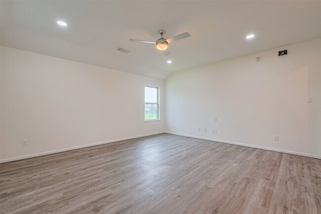 Building Photo - 3215 Laurel Bend Ln