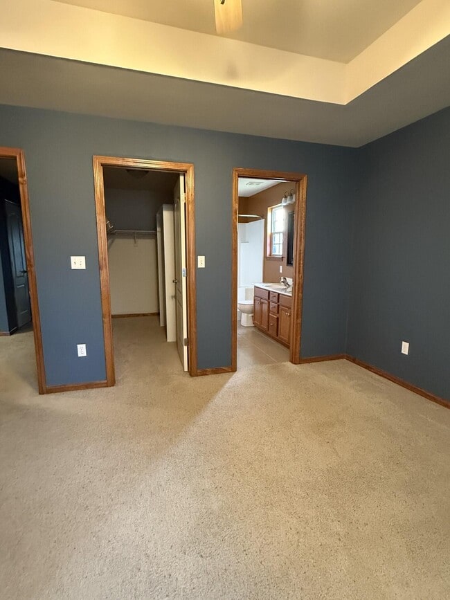 Building Photo - 2602 McClure Dr