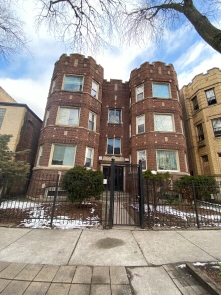 Building Photo - 7837 S Essex Ave