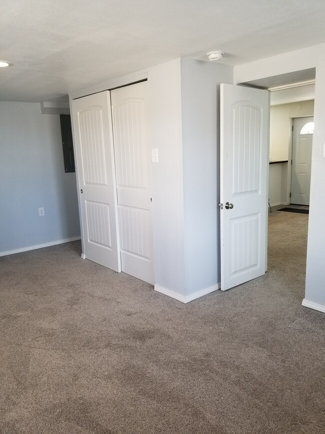 Building Photo - 200 S 8th St