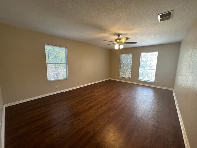 Building Photo - 8411 Jaclyn Park