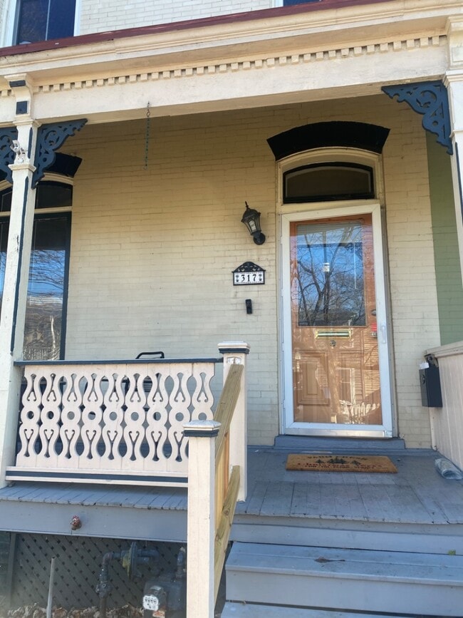 Building Photo - 317 S Pine St