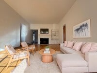 Building Photo - 422 Cheyenne Blvd