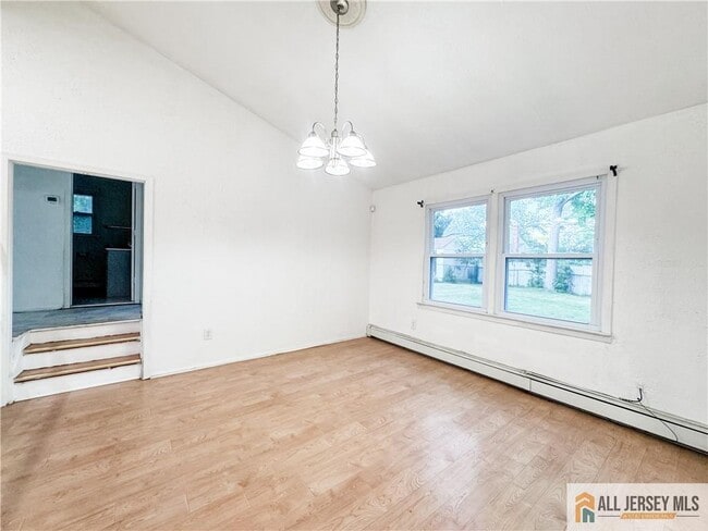 Building Photo - 742 Grove Ave