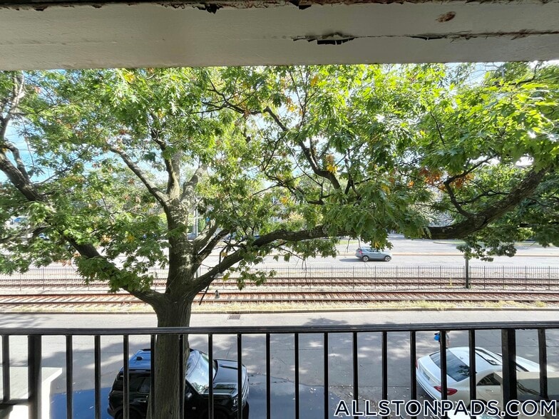 Building Photo - 1133 Commonwealth Ave